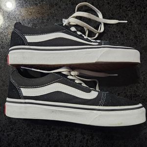 Vans Off The Wall Ward Size 5.0 Women